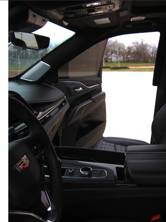Interior de vehículo blindado por SPB Armored
